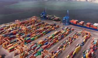 İhracatçının döviz gelirlerinden TCMB'ye satış zorunluluğu yüzde 25'ten yüzde 40'a çıkarıldı.